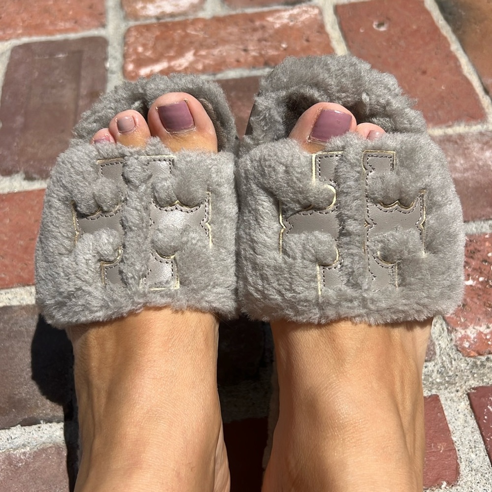 Cozy Gray Fuzzy Slide Sandals